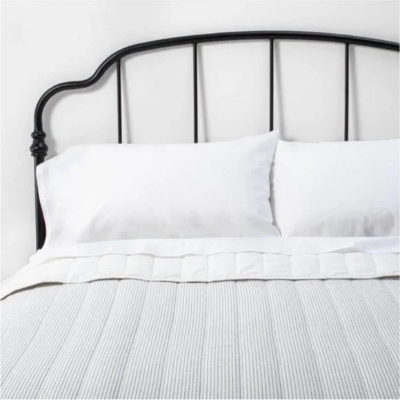 Hearth & Hand King Microstripe Quilt, Sour Cream/Railroad Gray - Picture 1 of 11